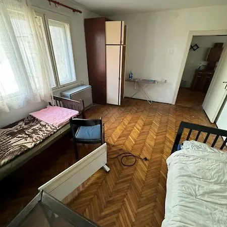 Makedonya, Ueskuep'te Kiralik سكوبجي